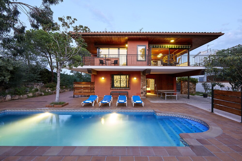 Villa Montane - Residential area Cala Canyelles