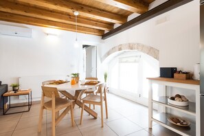 Dining - Theatre Wi fi House - modern design in the heart of ancient historyLuxury Apartment (Siracusa)