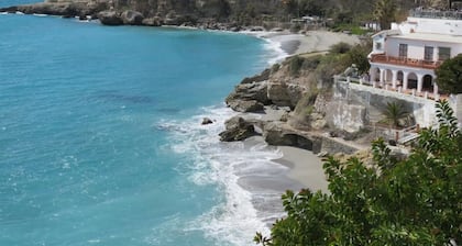 TIYOWEH, le calme dans un charmant appartement dans le centre de Nerja