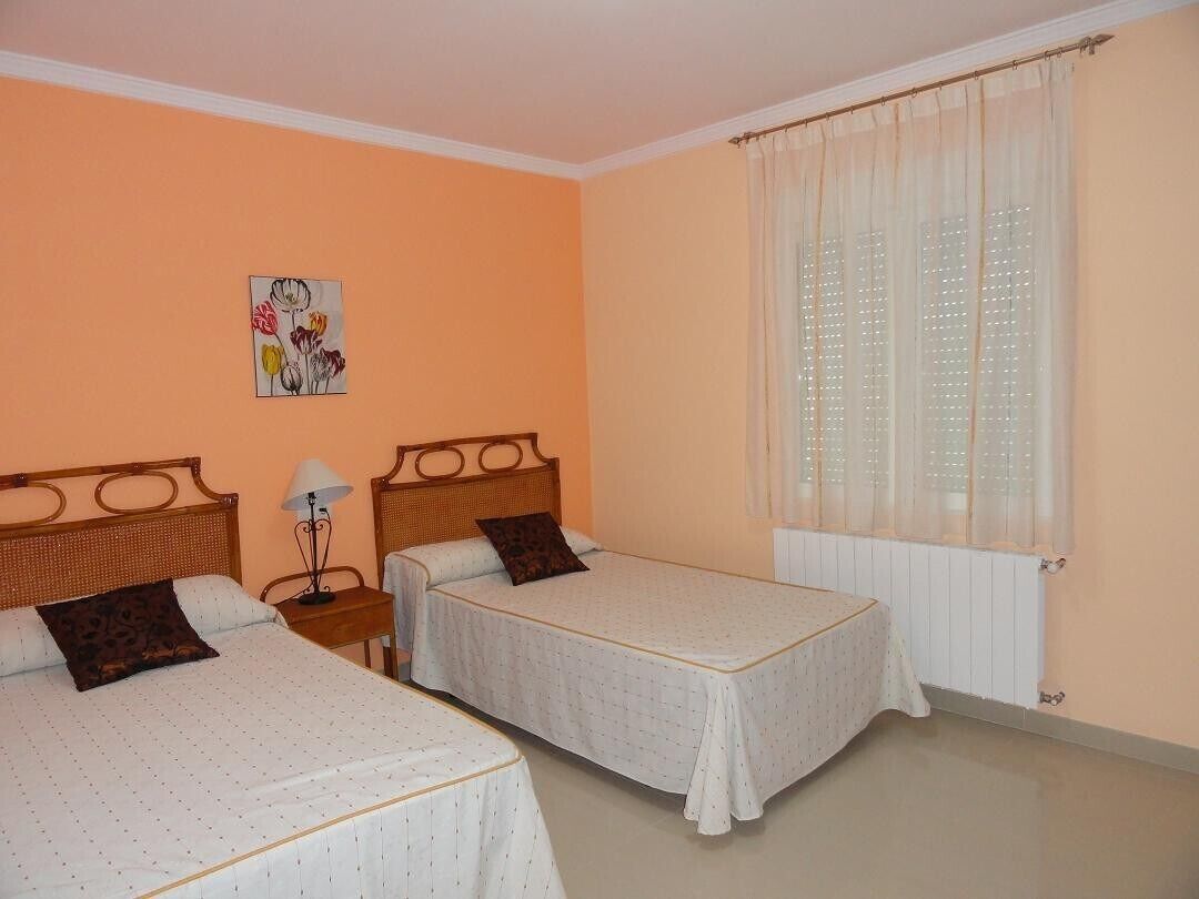 6 chambres, fer et planche à repasser, Wi-Fi