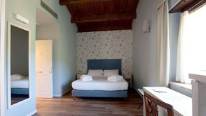 Superior Double Room | In-room safe, desk, blackout drapes, free WiFi - Ristoro Appennino (Fabriano)