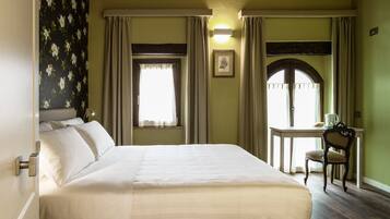 Standard-Doppelzimmer | Zimmersafe, Schreibtisch, Verdunkelungsvorhänge, kostenloses WLAN