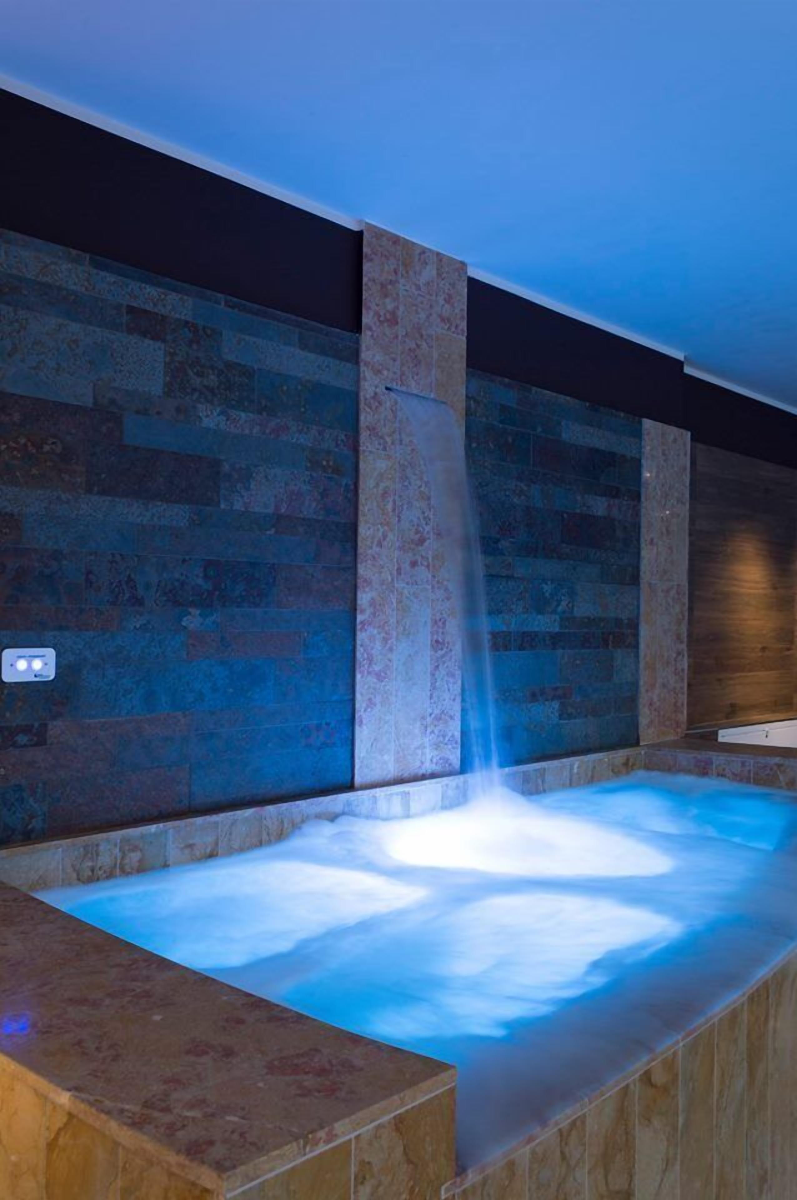 室内 SPA 浴缸