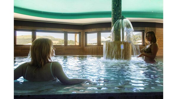 Piscine extérieure (ouverte en saison)