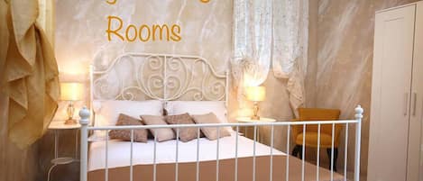 Habitación doble superior | Ropa de cama de alta calidad y minibar