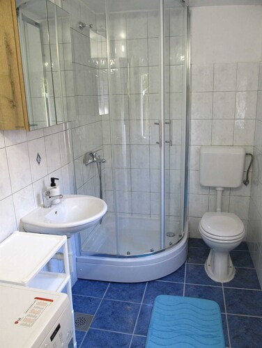 Vintage 3-Bedroom Apartment