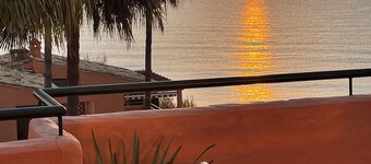 Moderne komfortabel tre roms penthouse leilighet med fantastisk havutsikt