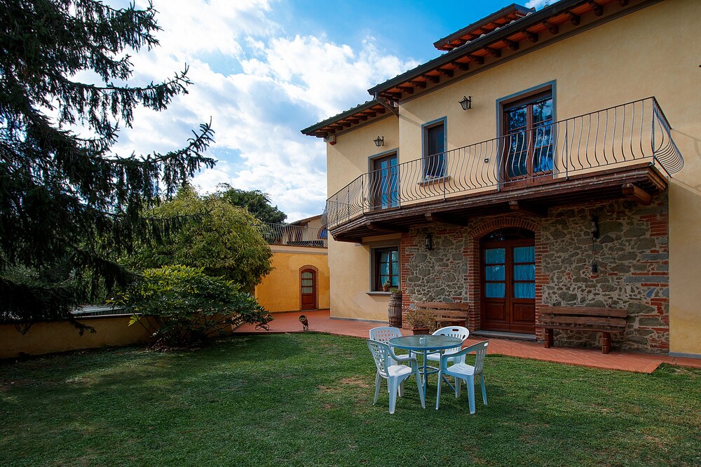 Rooms in Farmhouse in the hills of Vinci, birthplace of Leonardo