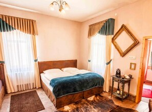 Kahden hengen huone | Äänieristys, lisävuoteet, ilmainen Wi-Fi, vuodevaatteet