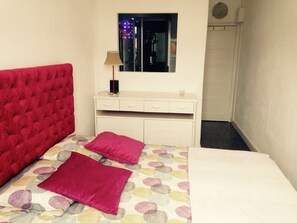 1 bedroom, WiFi, bed sheets