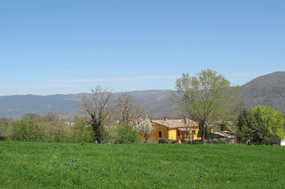Il Casaletto - House in the hills surrounded by the green Umbrian countryside