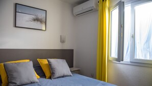Comfort Double Room | Meja, katil bayi/kot (surcaj), Wi-fi percuma, dihias secara berasingan 