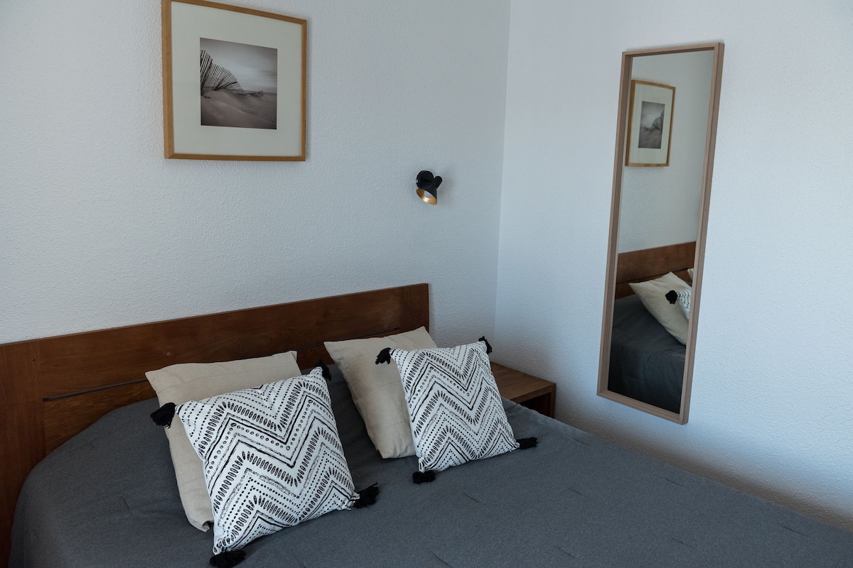 Chambre Double avec balcon ou terrasse | 책상, 유아용 침대, 무료 WiFi, 각각 다른 스타일의 인테리어