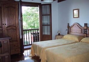3 chambres, fer et planche à repasser, draps fournis