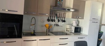 Charming 1-Bedroom Apartment for 3, Pet-Friendly with Parking