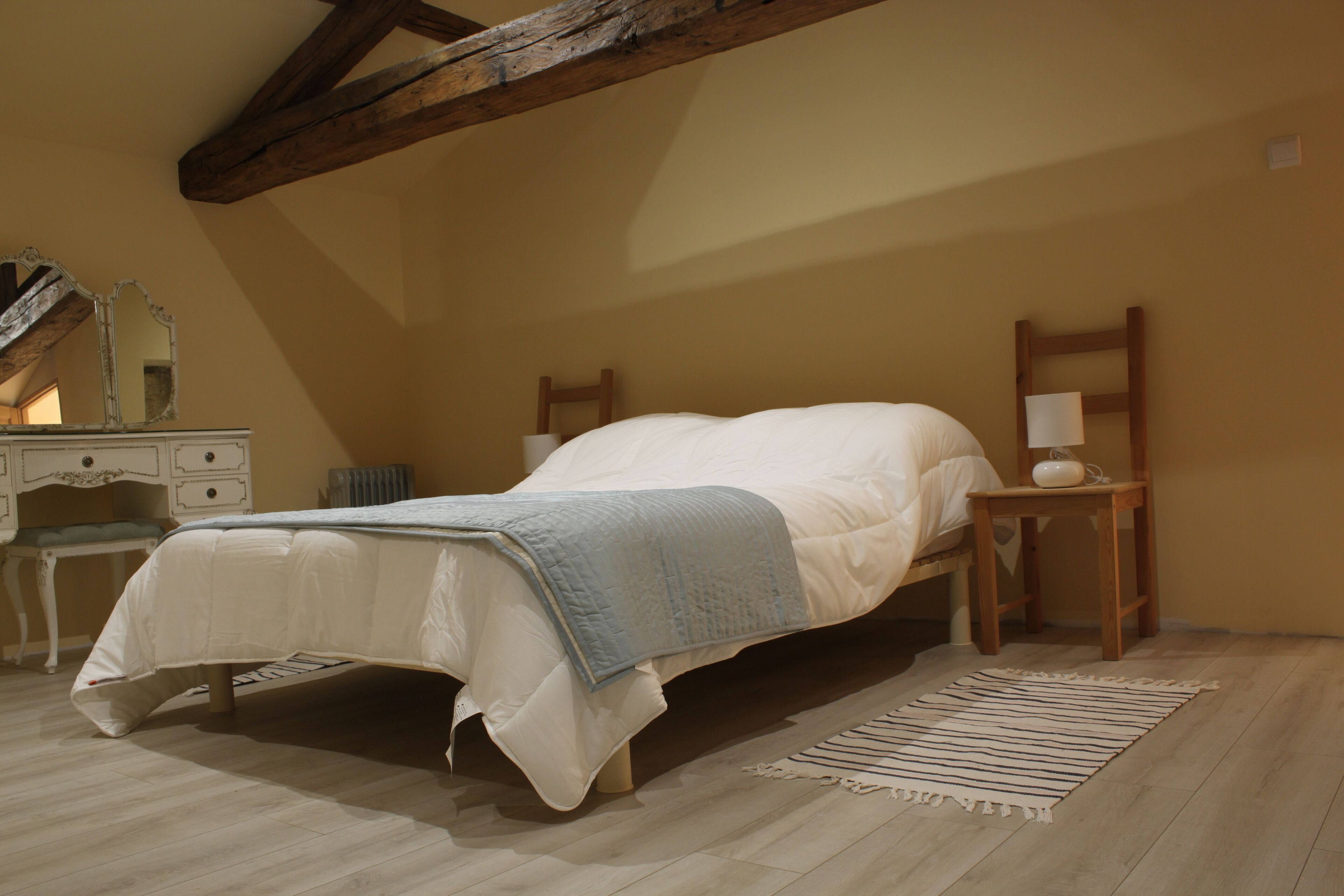 5 slaapkamers, een strijkplank/strijkijzer, wifi, beddengoed