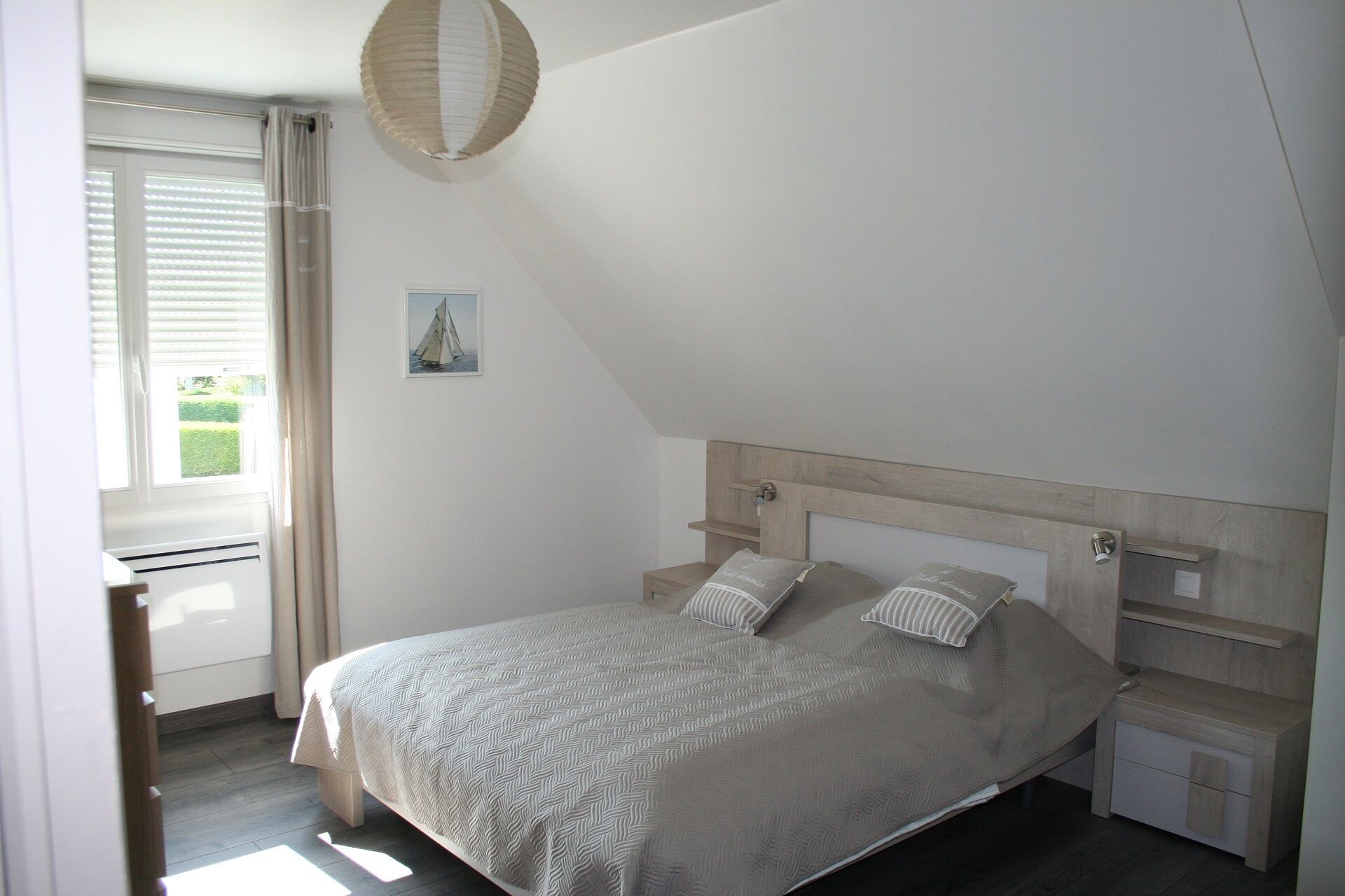 Family house by the sea, garden facing south, beaches on foot or by bike.