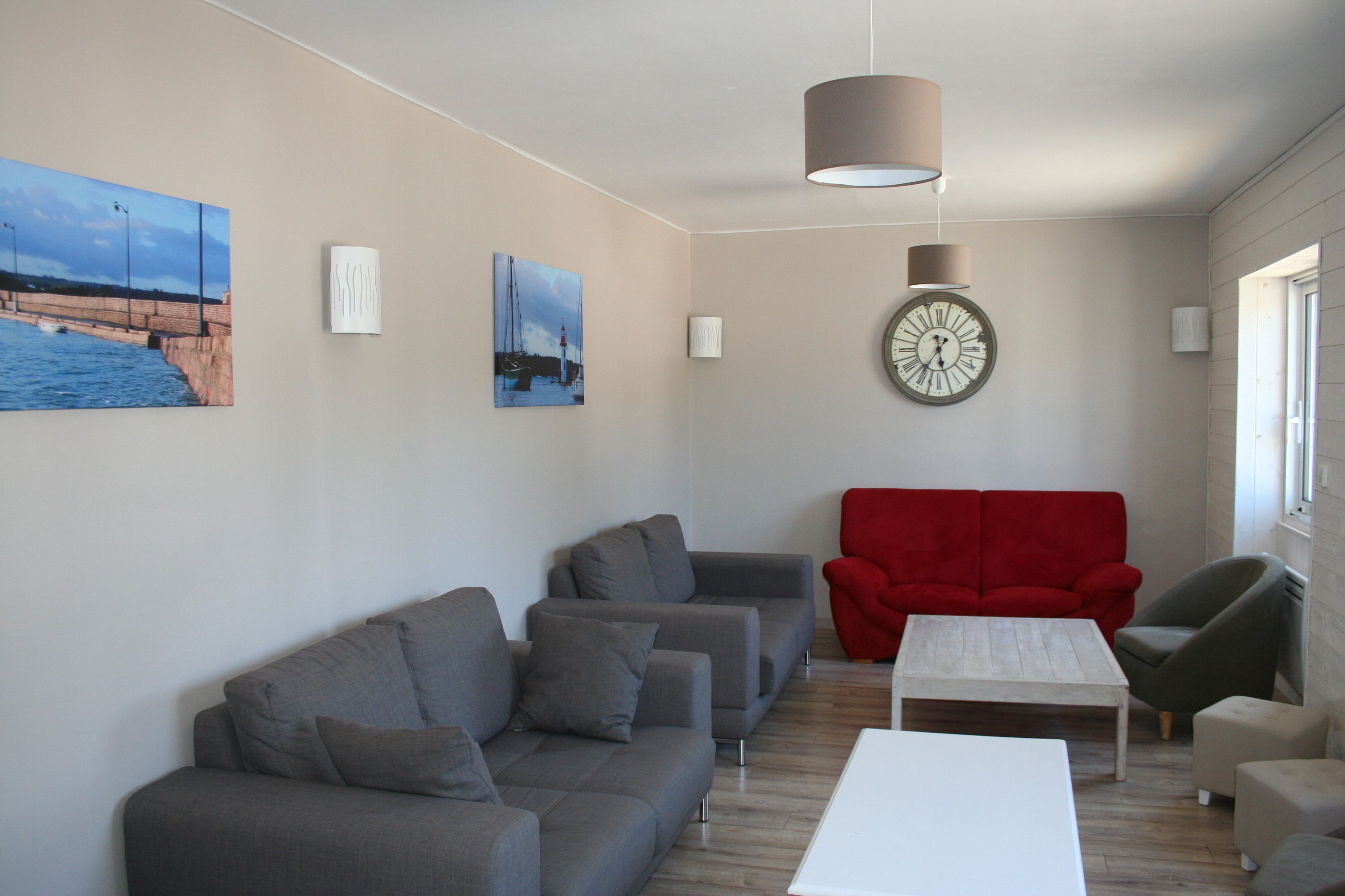 Family house by the sea, garden facing south, beaches on foot or by bike.