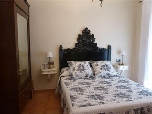 4 Schlafzimmer, Bügeleisen/Bügelbrett, kostenloses WLAN, Bettwäsche