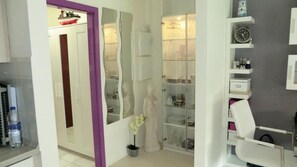 Soundproofing, iron/ironing board, free WiFi, bed sheets - Wohnung an der Lagune mit Terrasse (Büsum)