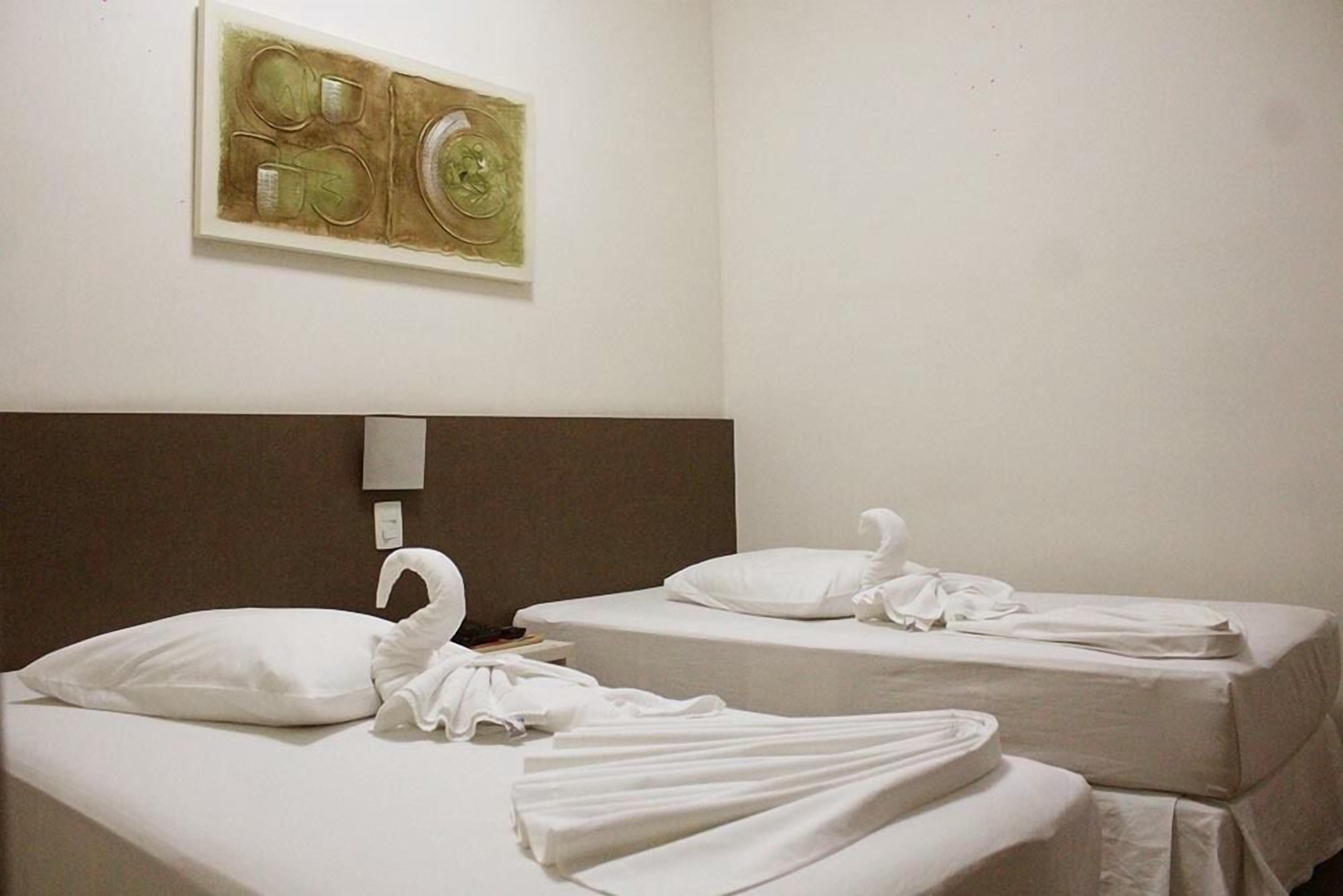 deluxe twin room, 2 single beds | 1 bedroom, minibar, desk, blackout curtains