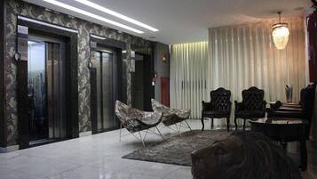 Sala de estar en el lobby