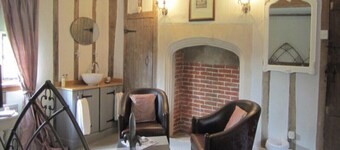 Fabulous Elizabethan 16th century 5 bedroom house with large enclosed garden