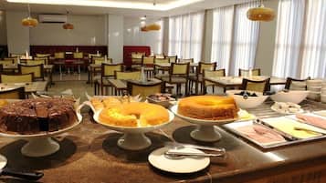 Desayuno buffet incluido todos los días