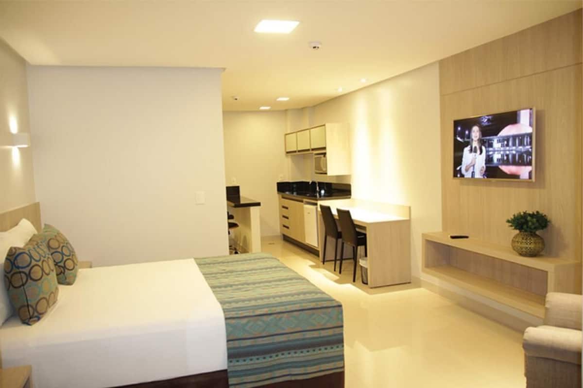 Minibar, free WiFi