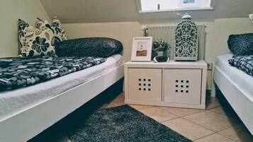 1 bedroom, free cots/infant beds, free WiFi, bed sheets
