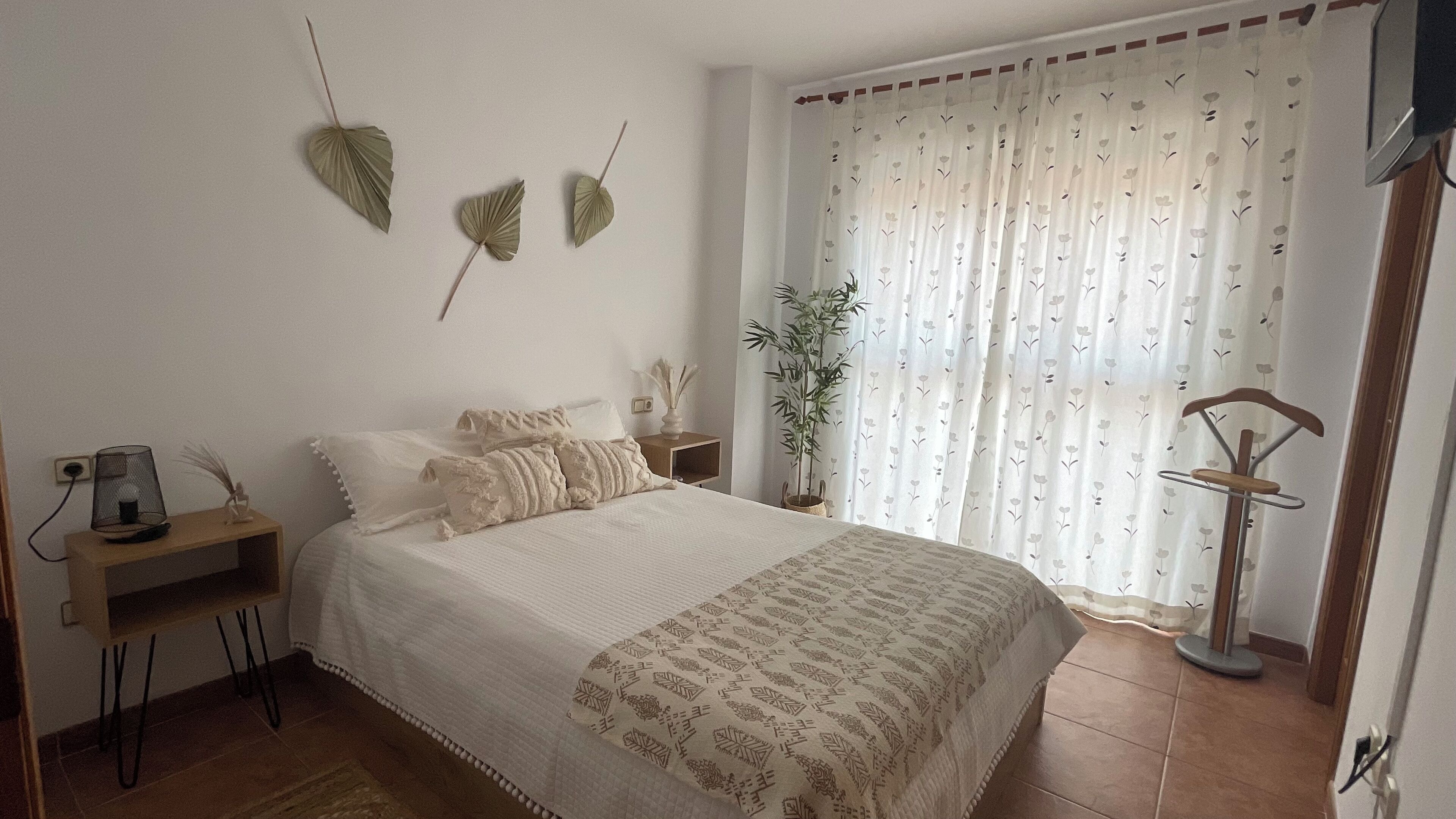 2 chambres, fer et planche à repasser, Wi-Fi, draps fournis