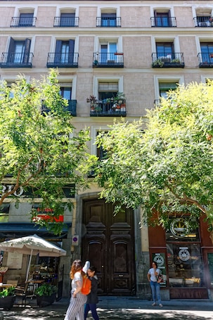 Exterior. Arenal Suites Preciados