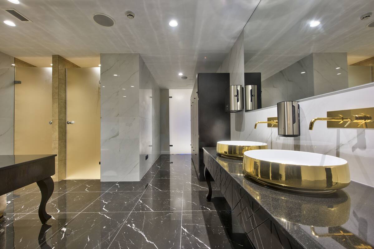 couples treatment room(s), sauna, hot tub, steam room