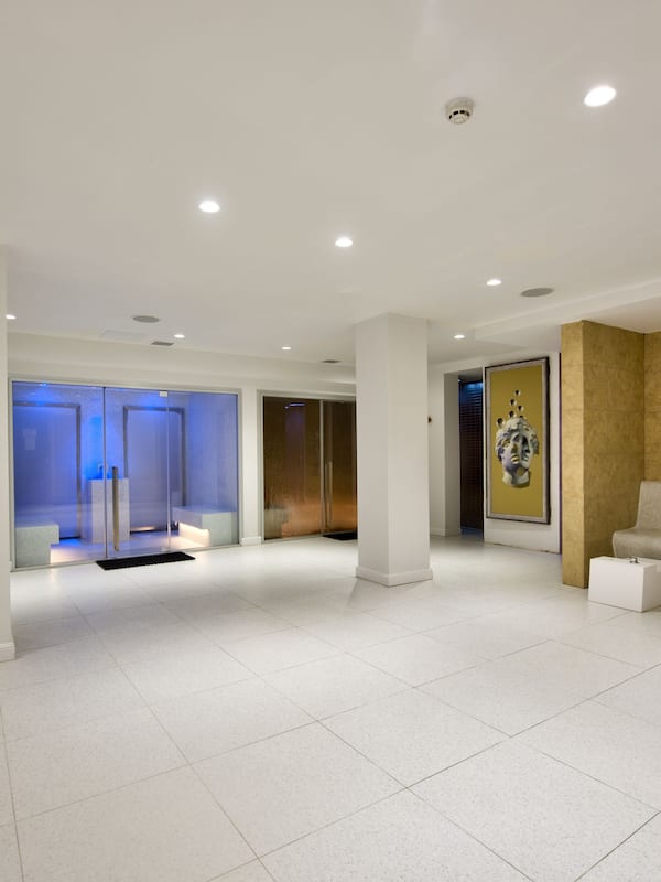Couples treatment rooms, sauna, hot tub, steam room, Turkish bath