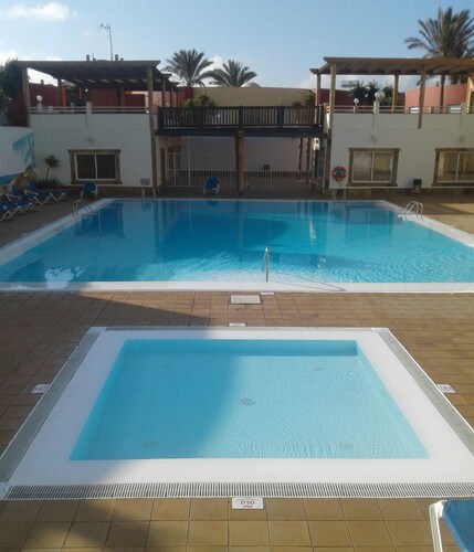 Casa Azul, Corralejo stilvolle, luftige Villa mit 2 Schlafzimmern in der Nähe von allem