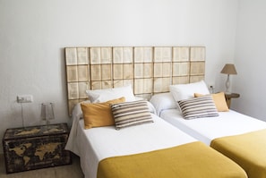 2 habitaciones, tabla de planchar con plancha, internet y ropa de cama 