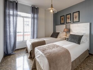 4 chambres, fer et planche Ă repasser, Wi-Fi, draps fournis