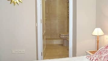 1 chambre, fer et planche Ă  repasser, Wi-Fi, draps fournis