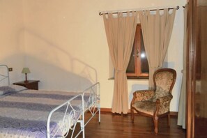 1 sovrum, strykjärn/strykbräda, resesäng och gratis wi-fi