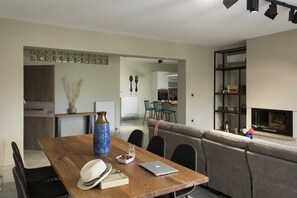 Tủ lạnh, lò vi sóng, lò nướng, bếp nấu 