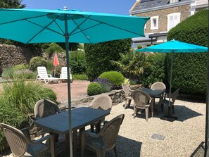 Outdoor dining - Villa HomeMalo 250m from the beach and the Sillon in Saint-Malo (Saint-Malo)