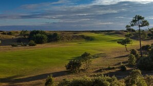 A golf course with rolling hills, a clear sky, and sparse trees. - Long House Retreat, Sleeps 6,St Jean de Mont.
 (Saint-Jean-De-Monts)