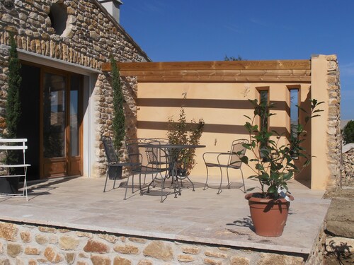 Gîte de luxe avec piscine privée, wifi et une vue imprenable, dort 4+