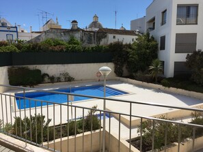 Outdoor pool - Spacious one-bed apartment with shared pool, free WiFi, garage (Tavira)