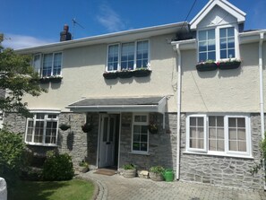 Façana frontal de l'allotjament