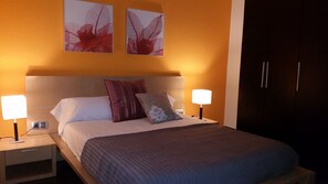 Double Room | In-room safe, desk, blackout drapes, iron/ironing board - Hotel Los Nardos (Chipiona)