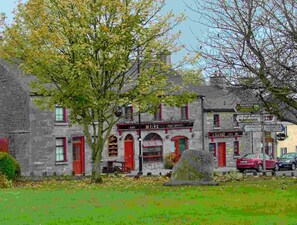 Exterior - Delightful village retreat in the heart of Multyfarnham - 1 hour from Dublin (Mullingar)