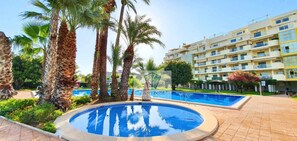 Pool - Apartment 200 meters from the beach next to the to (Denia)