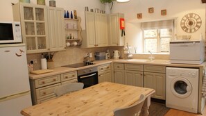 Kitchen/dining area 