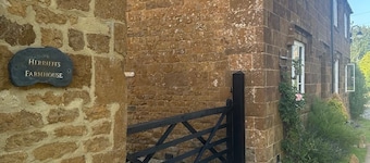 Gezellige Periode Cottage In Unspoilt Village On The Edge Of The Cotswolds